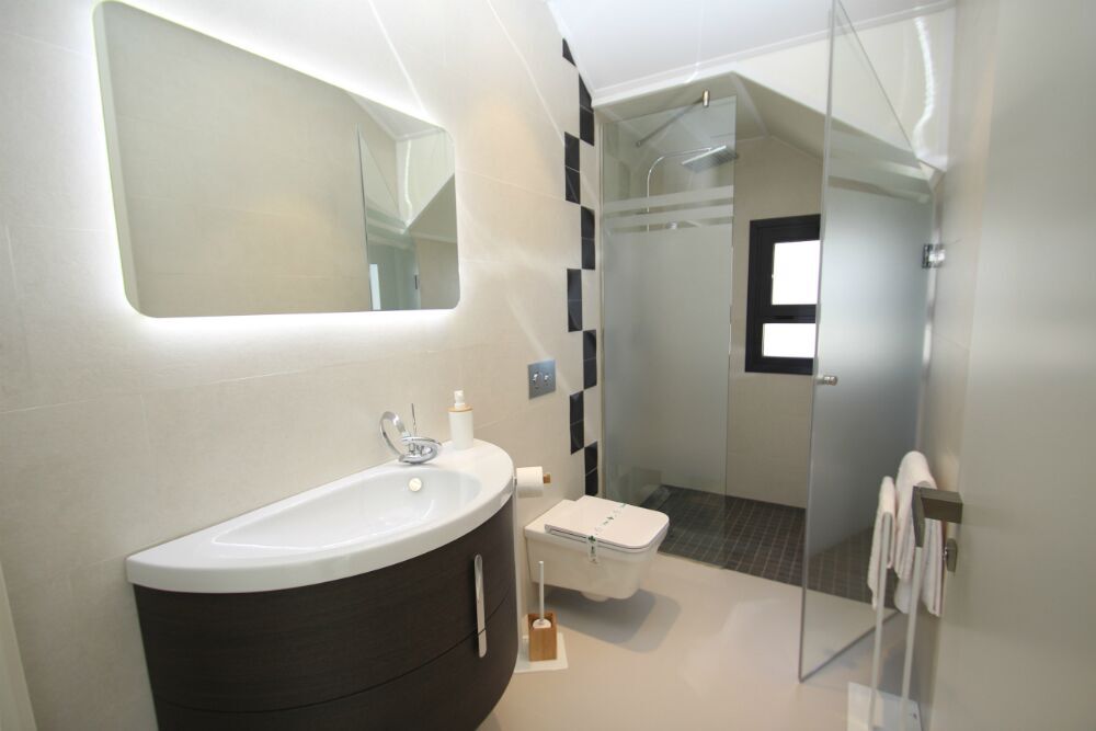 3-Bedroom Villa in San Miguel de Salinas - Image 21