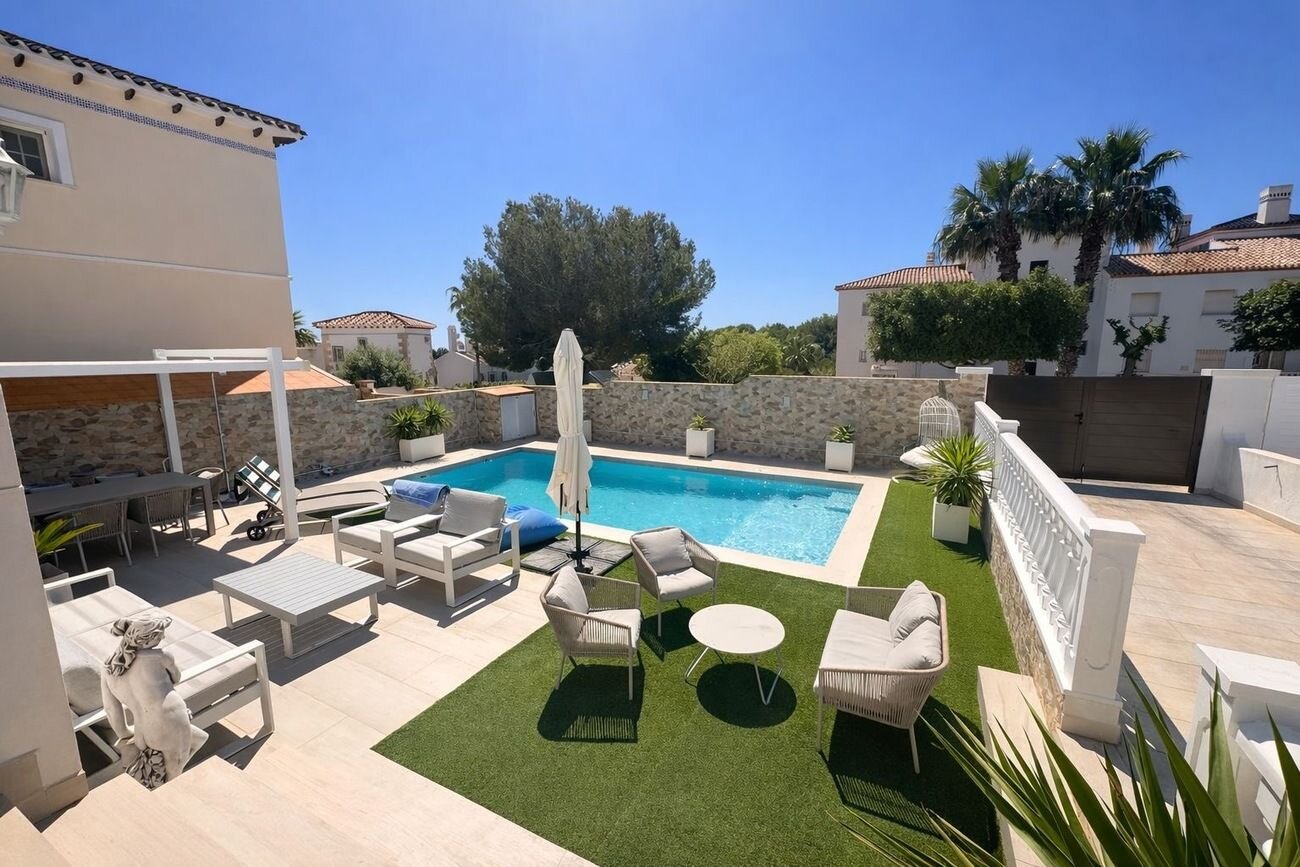 Willa z 3 Sypialniami w Villamartin, Orihuela Costa - Image 3
