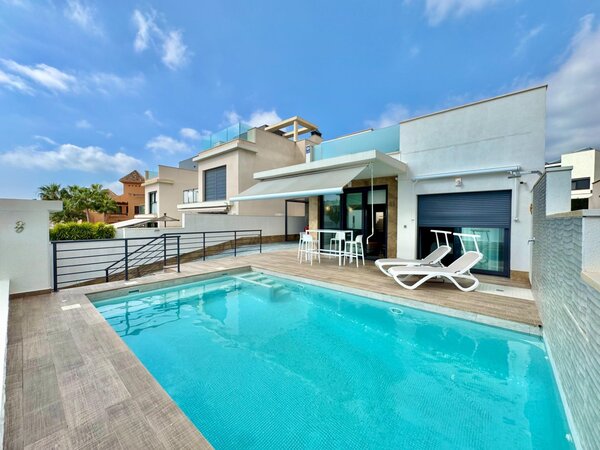3-Bedroom Villa in Bellavista, San Miguel de Salinas