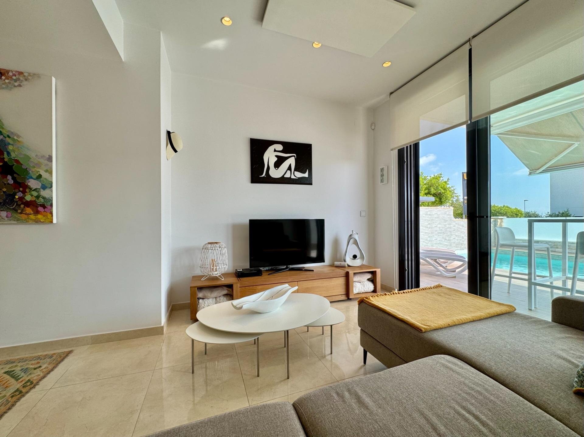 Villa met 3 Slaapkamers in Bellavista, San Miguel de Salinas - Image 2