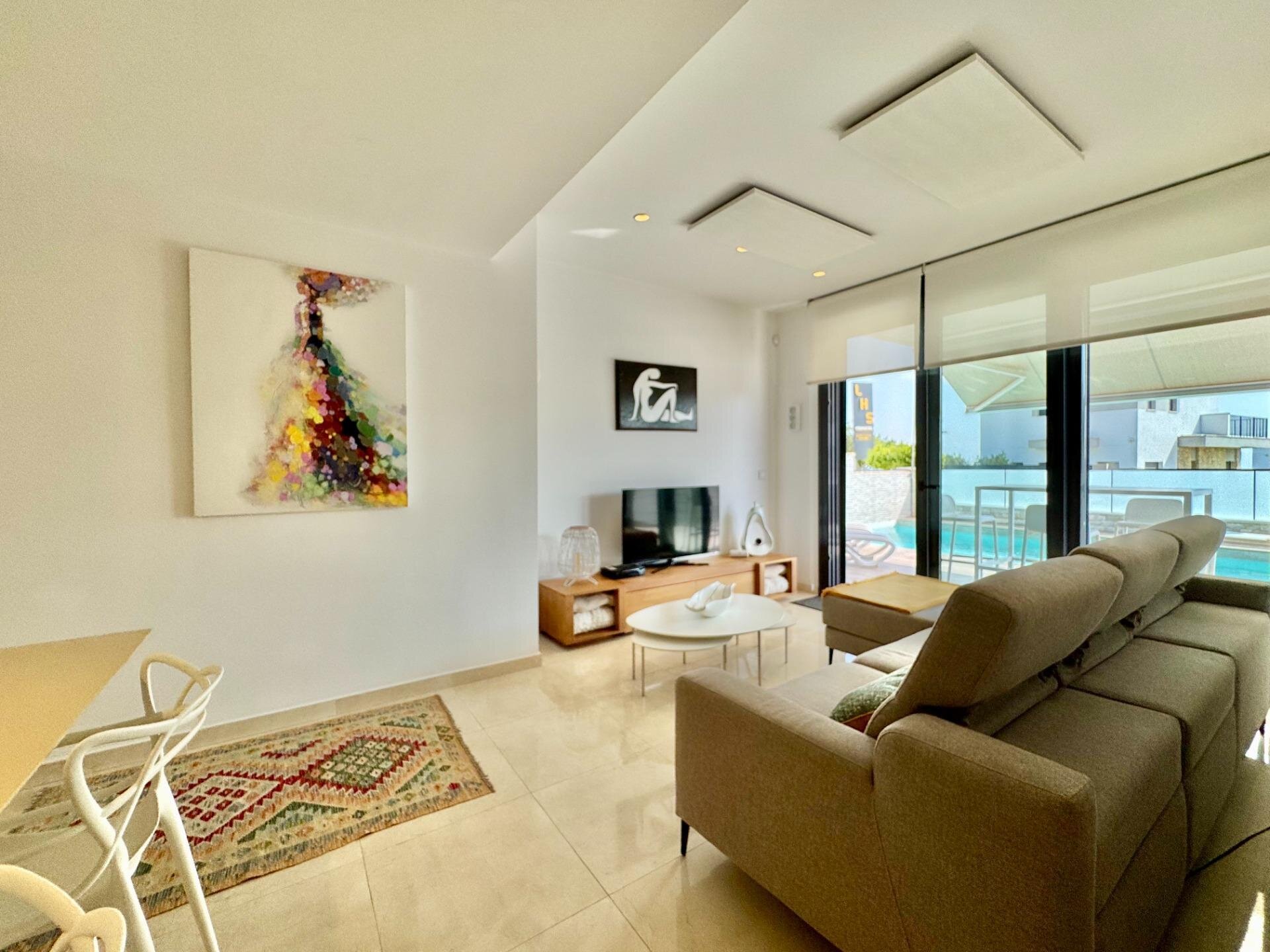 Villa met 3 Slaapkamers in Bellavista, San Miguel de Salinas - Image 3