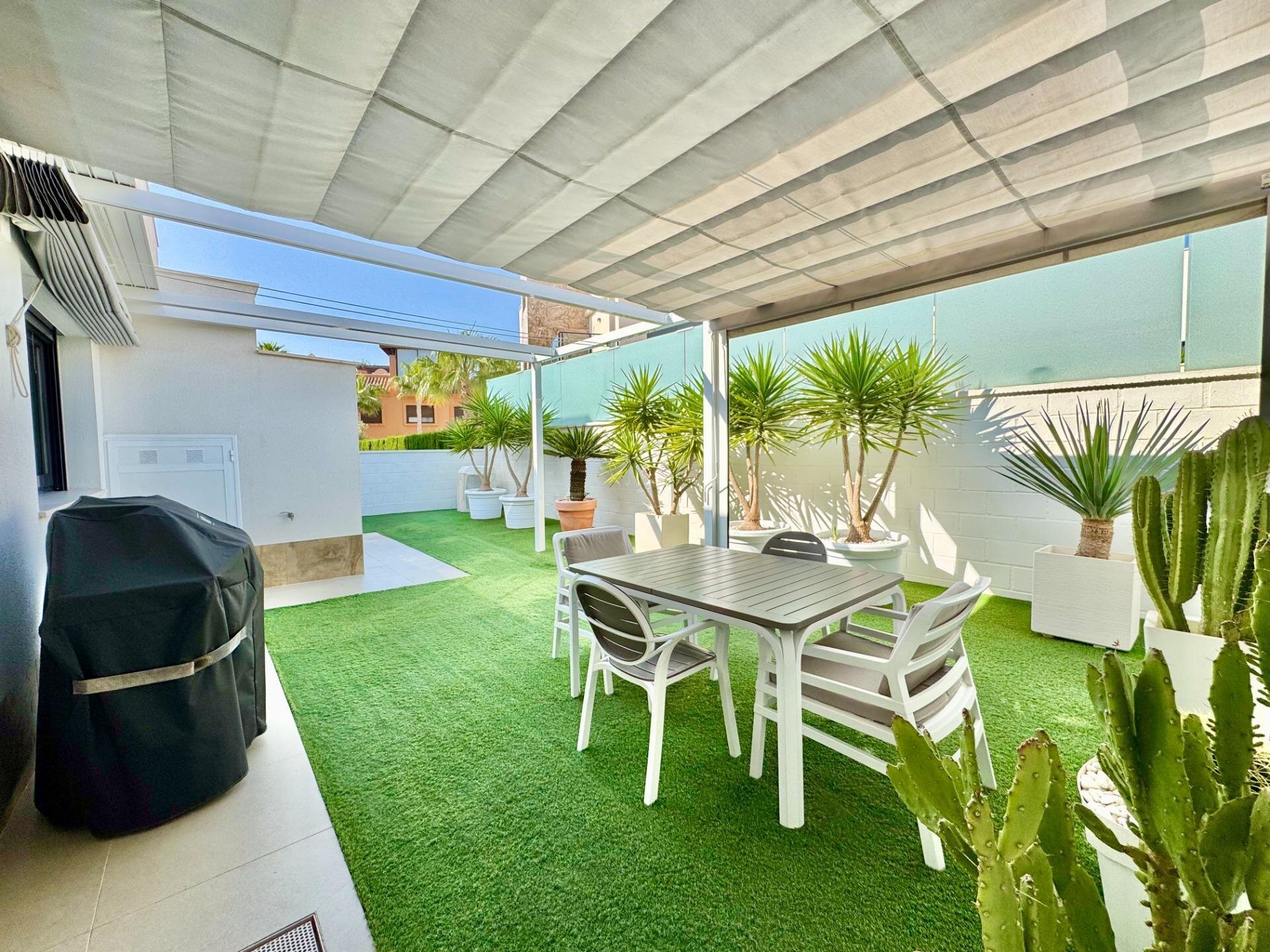 Villa met 3 Slaapkamers in Bellavista, San Miguel de Salinas - Image 32
