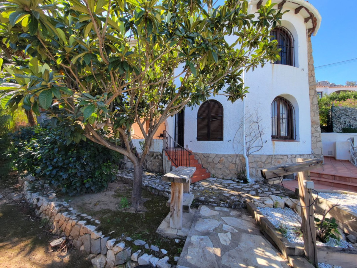 3-Bedroom Detached House in  Calpe | Sunny Casas - Costa ... - Image 16