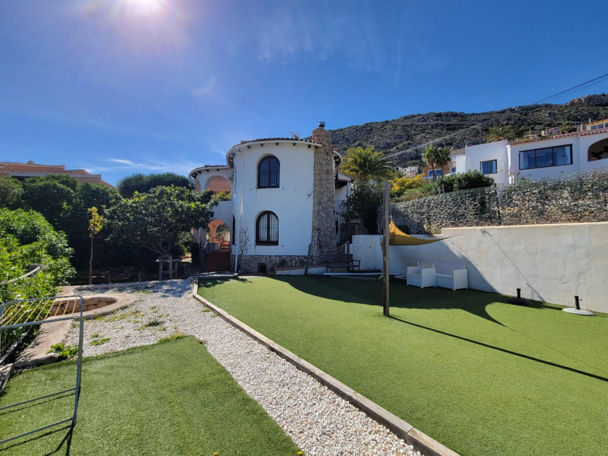 3-Bedroom Detached House in  Calpe | Sunny Casas - Costa ... - Image 20
