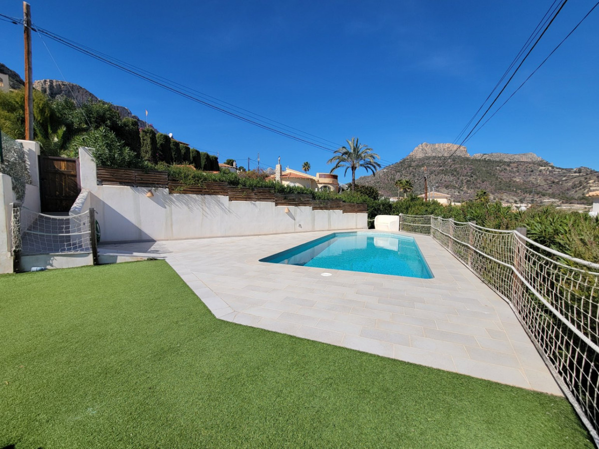 3-Bedroom Detached House in  Calpe | Sunny Casas - Costa ... - Image 23