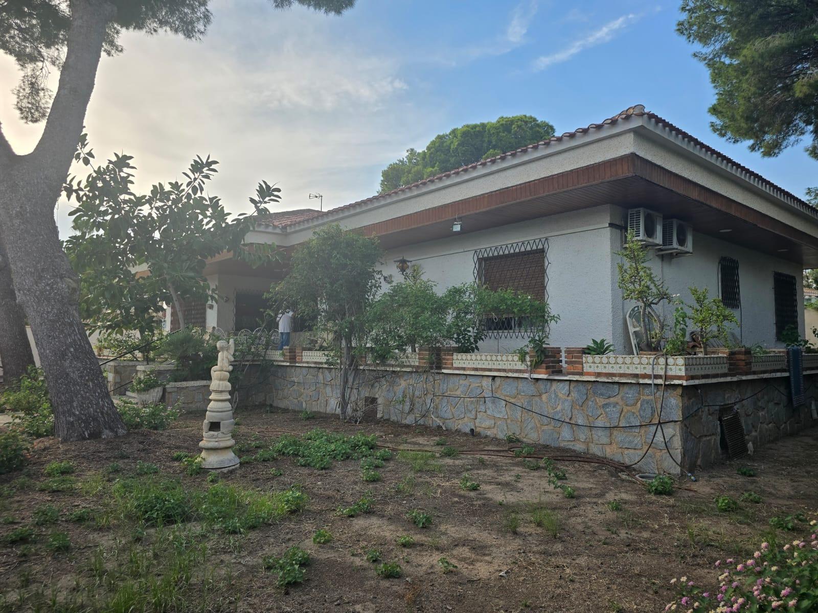 Villa met 7 Slaapkamers in Lomas de Cabo Roig, Orihuela Costa - Image 1