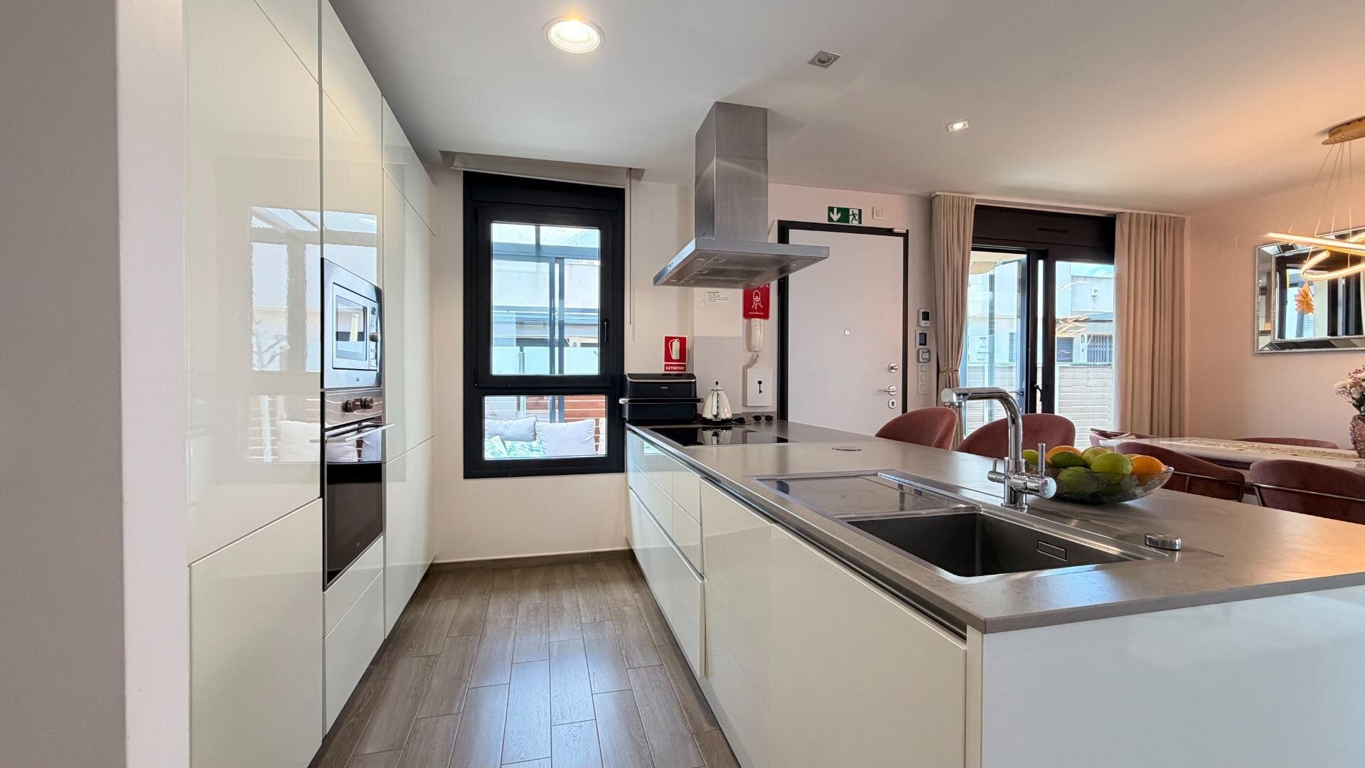 5-Bedroom Villa in Aguas Nuevas, Torrevieja - Image 13