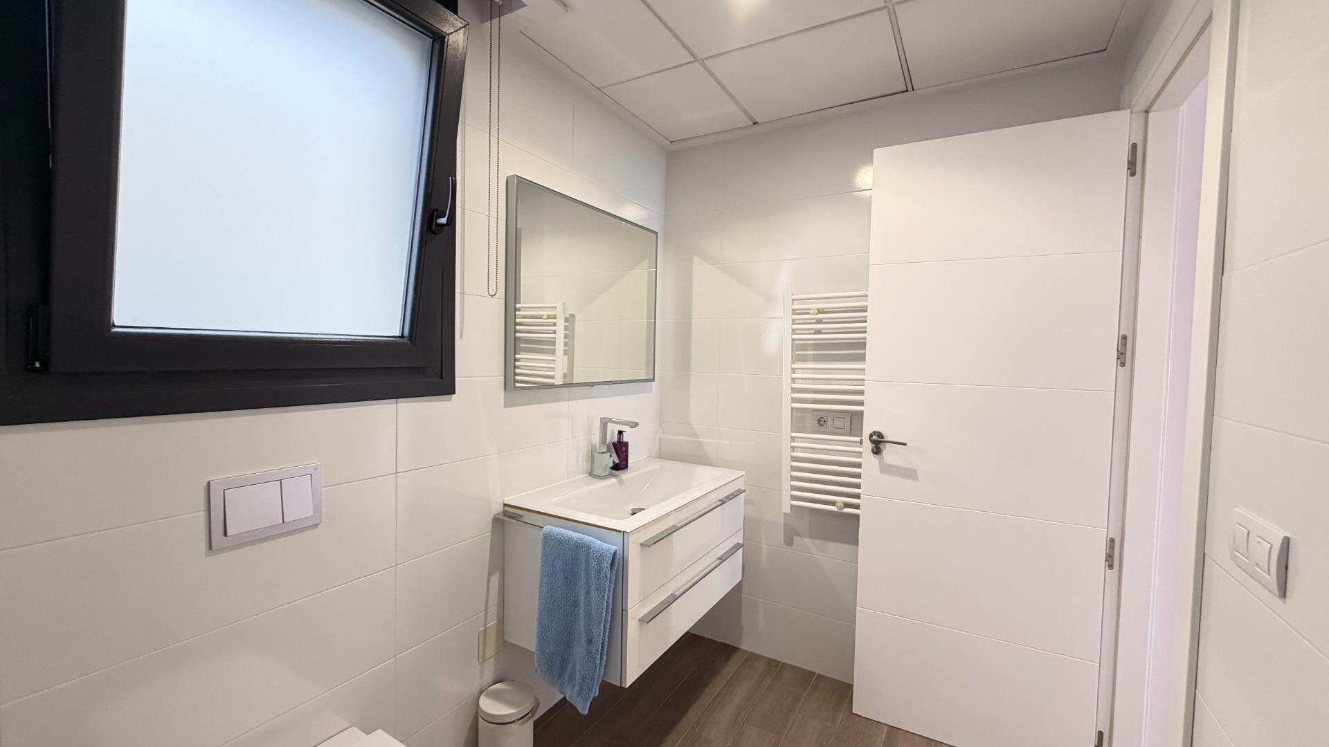 5-Bedroom Villa in Aguas Nuevas, Torrevieja - Image 22