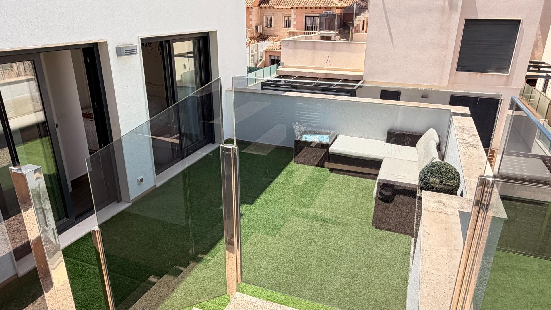 5-Bedroom Villa in Aguas Nuevas, Torrevieja - Image 38