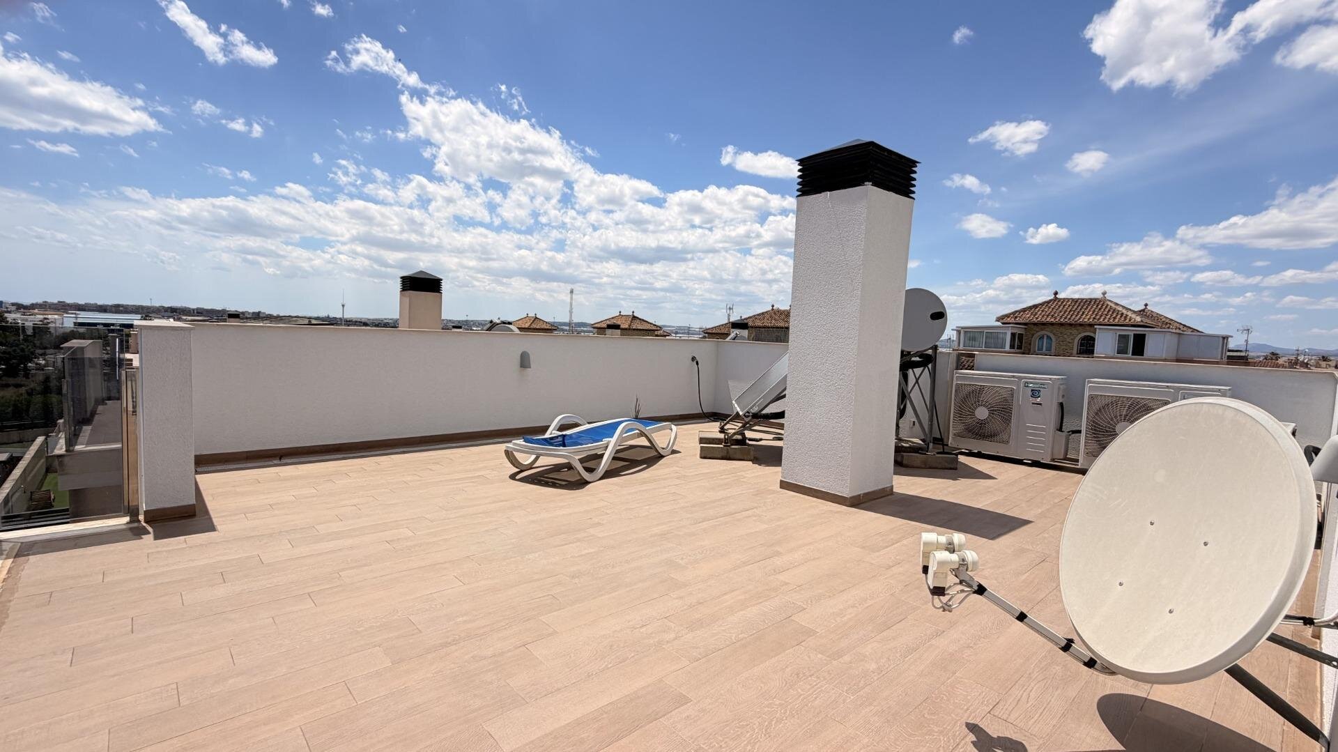 5-Bedroom Villa in Aguas Nuevas, Torrevieja - Image 43