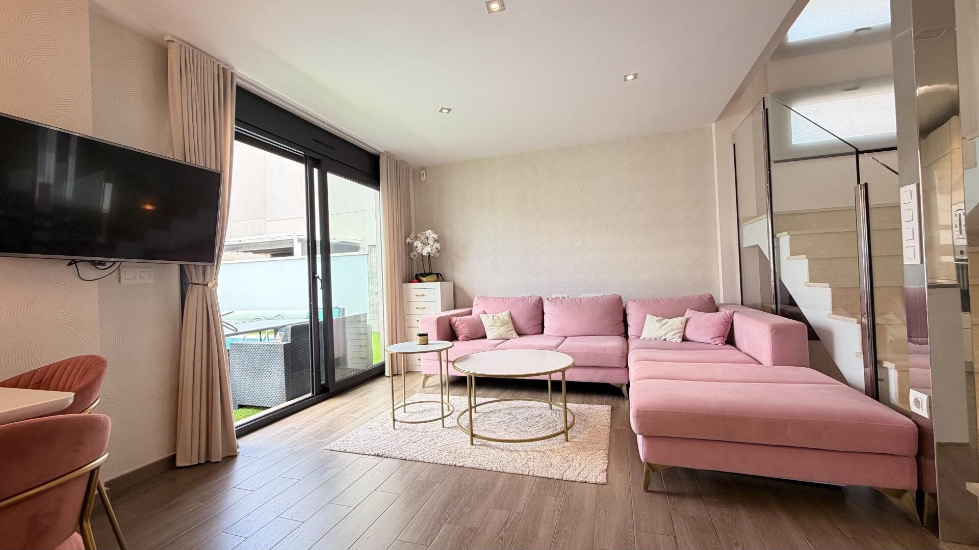 5-Bedroom Villa in Aguas Nuevas, Torrevieja - Image 7
