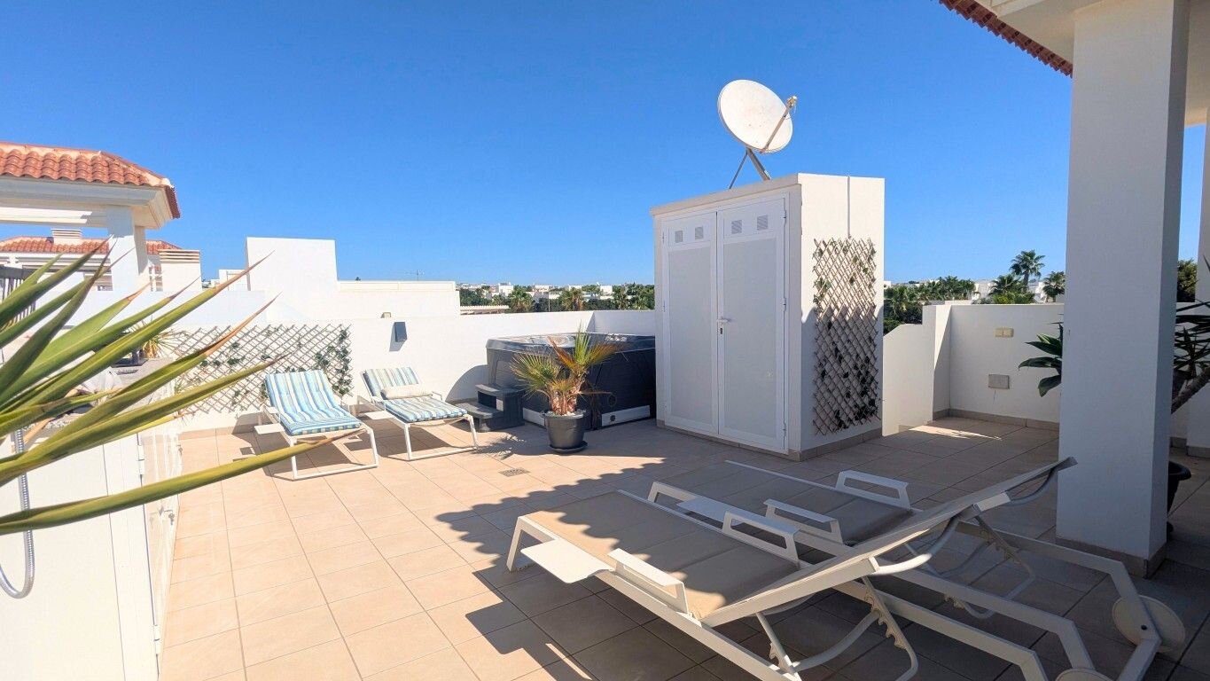2-Bedroom Penthouse in Rojales - Image 25