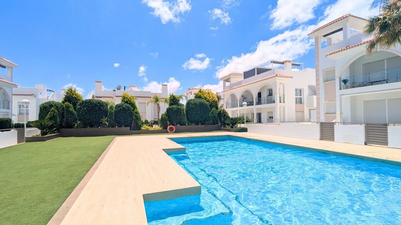 2-Bedroom Penthouse in Rojales - Image 29