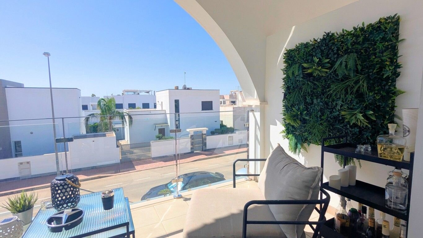2-Bedroom Penthouse in Rojales - Image 3