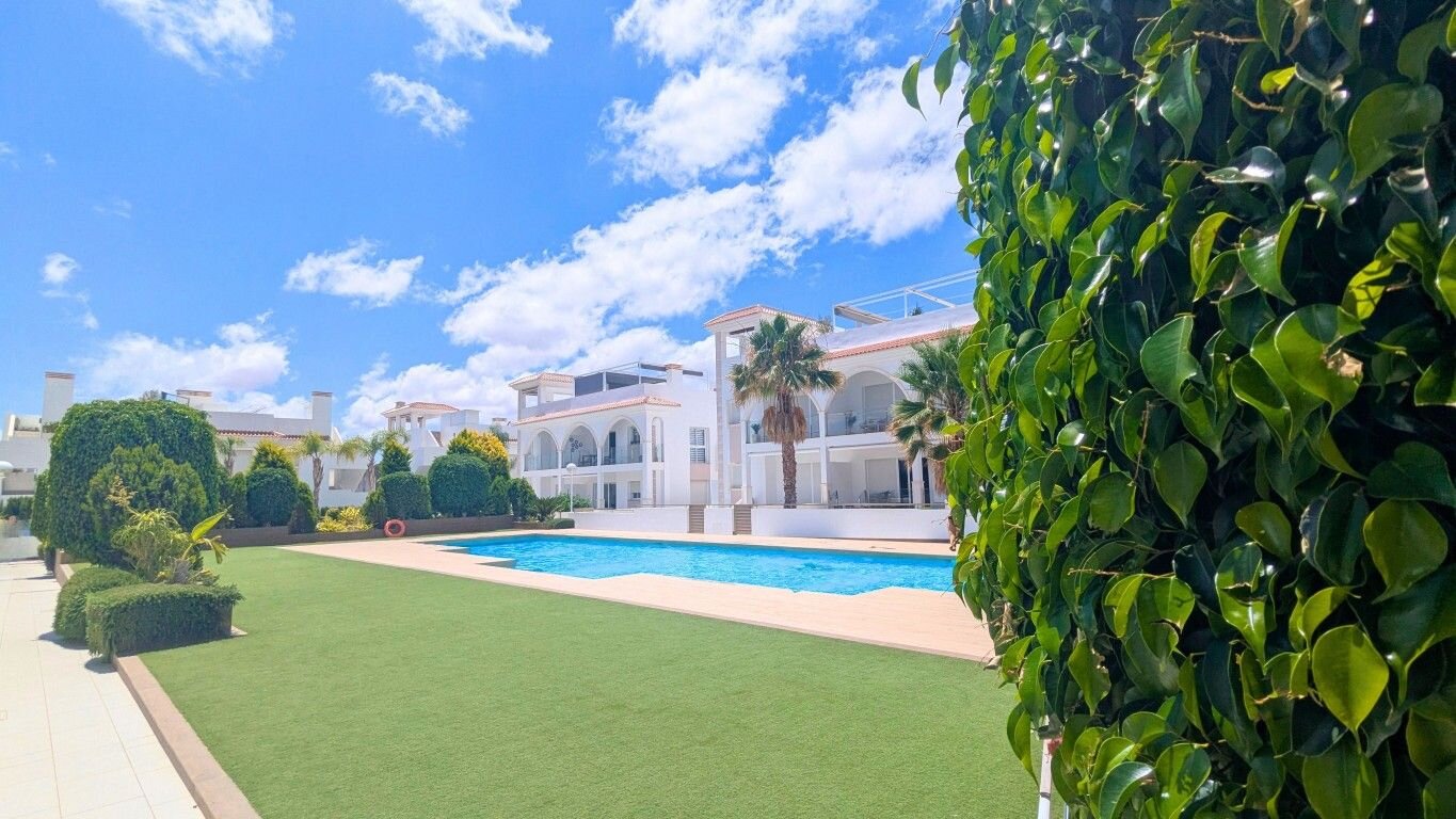 2-Bedroom Penthouse in Rojales - Image 30