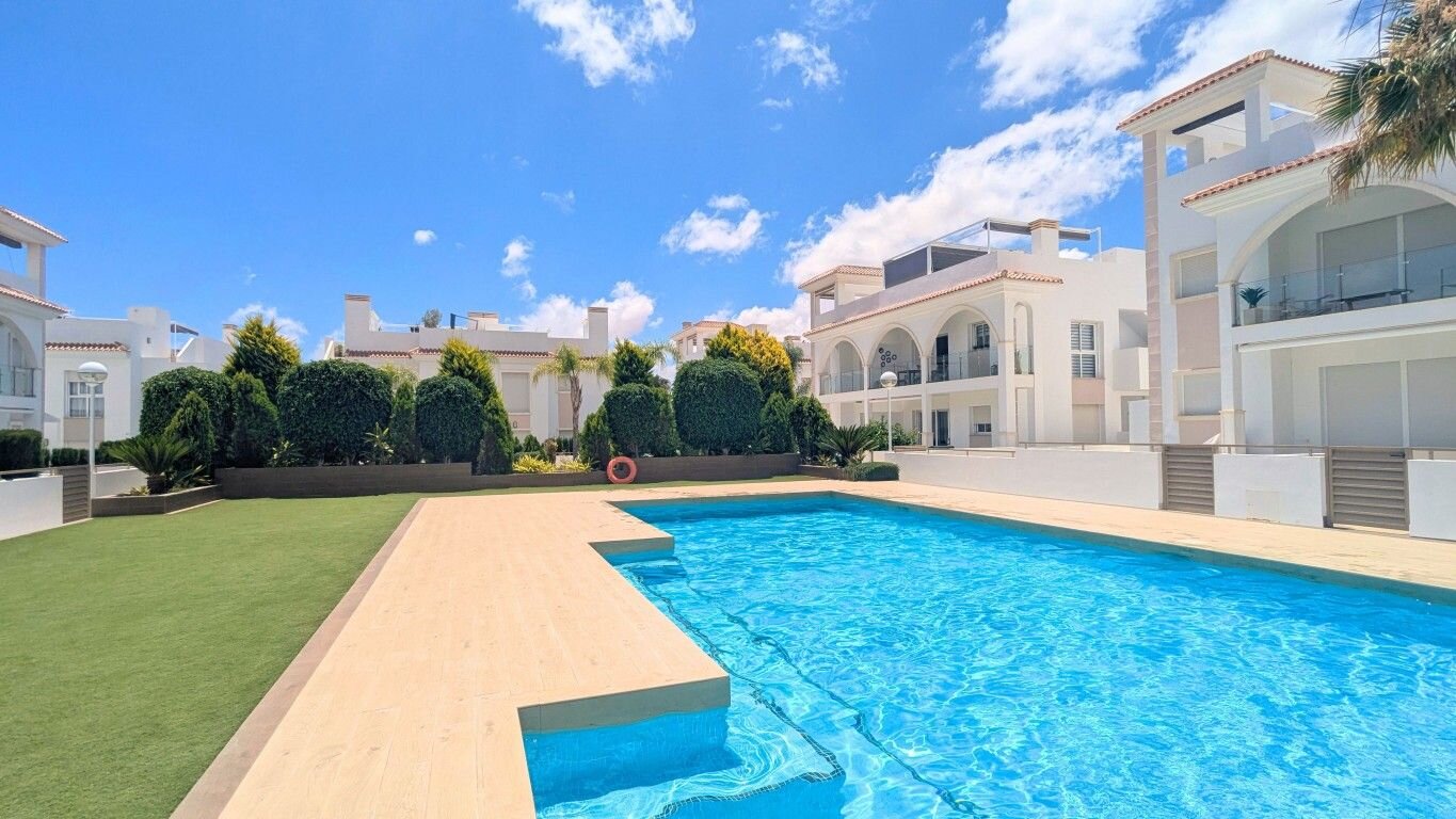 2-Bedroom Penthouse in Rojales - Image 4