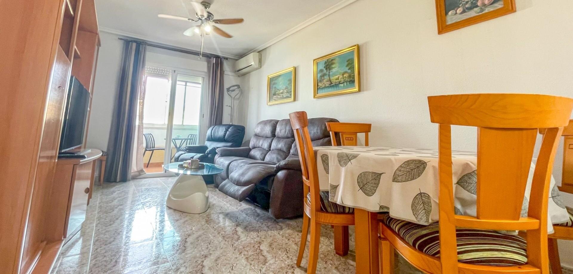 3-Bedroom Apartment in Centro, Torrevieja - Image 1
