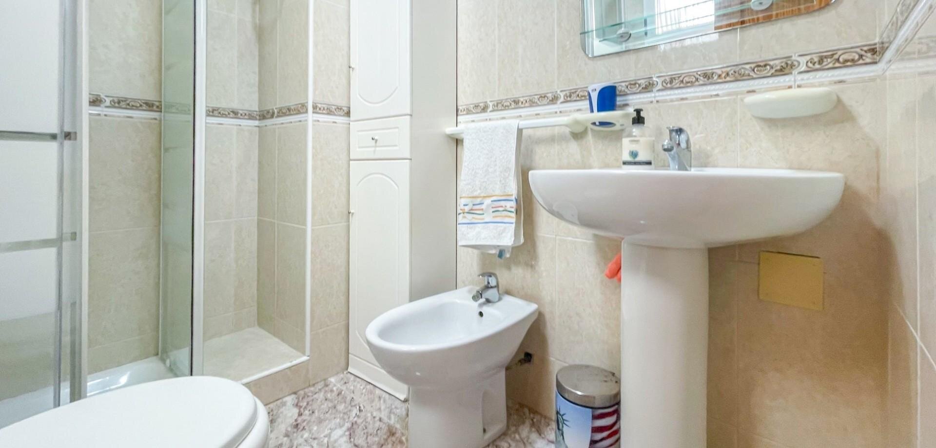 3-Bedroom Apartment in Centro, Torrevieja - Image 11