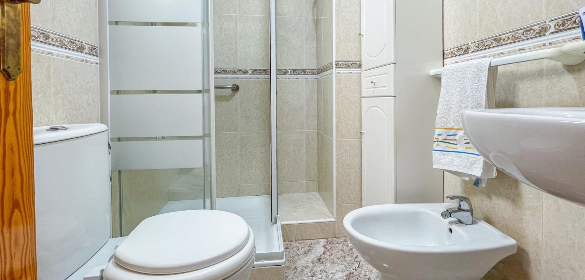 3-Bedroom Apartment in Centro, Torrevieja - Image 12