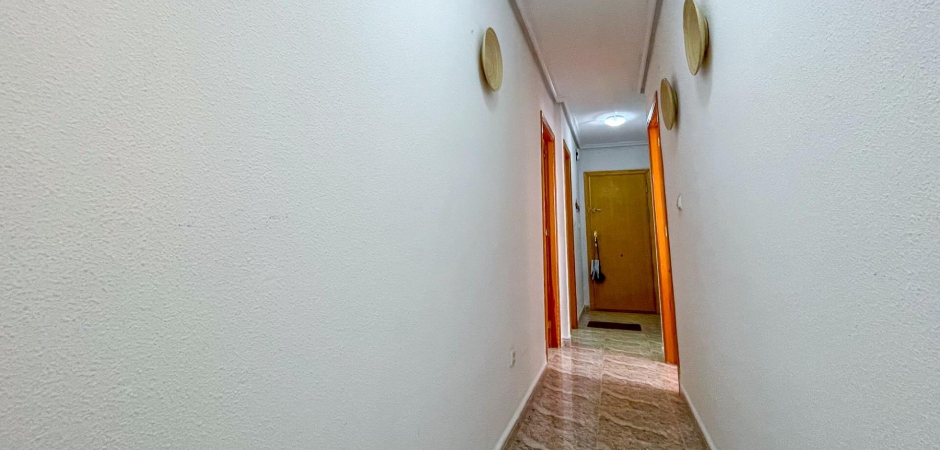 3-Bedroom Apartment in Centro, Torrevieja - Image 17