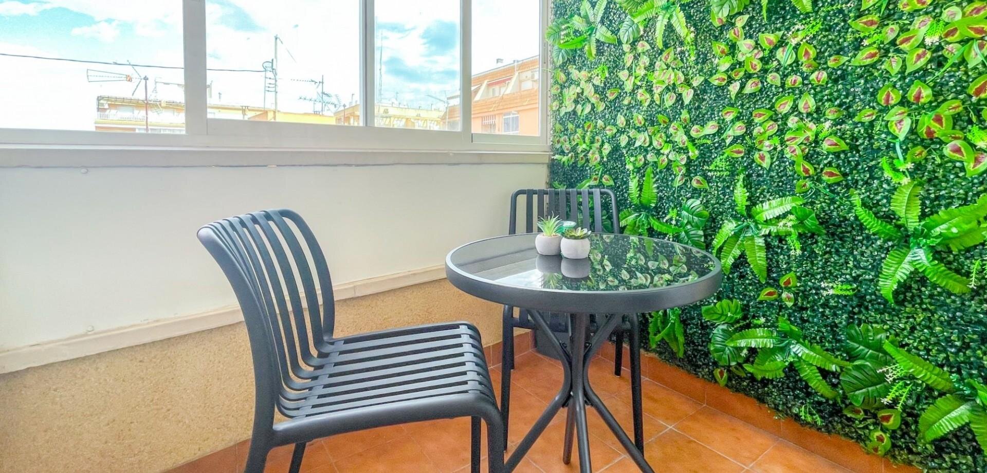 3-Bedroom Apartment in Centro, Torrevieja - Image 2