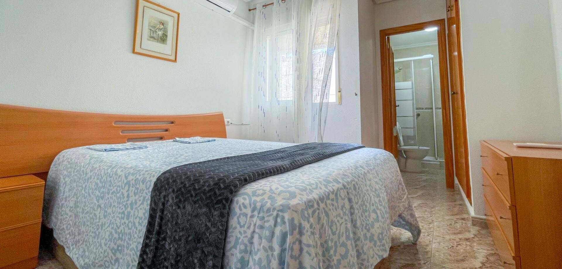 3-Bedroom Apartment in Centro, Torrevieja - Image 8