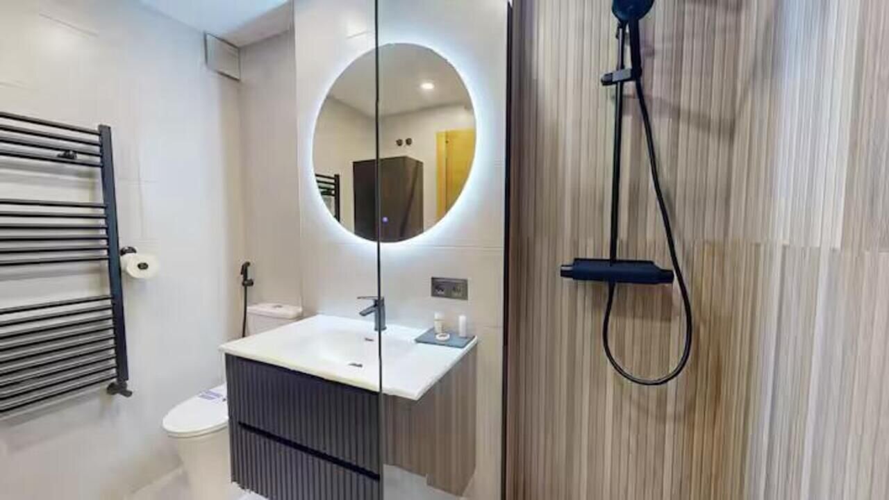2-Bedroom Apartment in Sucina, Sucina - Image 11