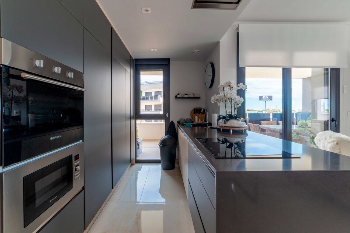3-Bedroom Apartment in La Zenia, Orihuela Costa - Image 3