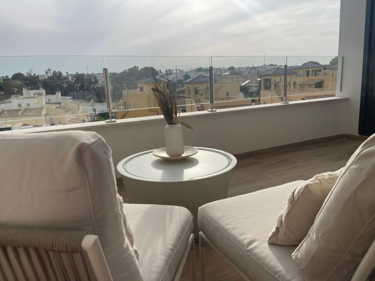 2-Bedroom Penthouse Apartment in Villamartin, Orihuela Co... - Image 12