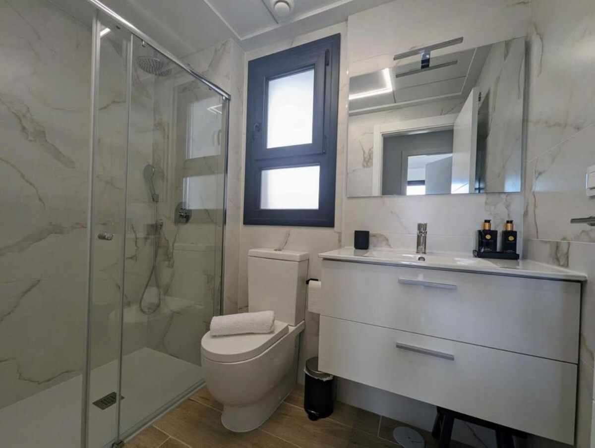 2-Bedroom Penthouse Apartment in Villamartin, Orihuela Co... - Image 13