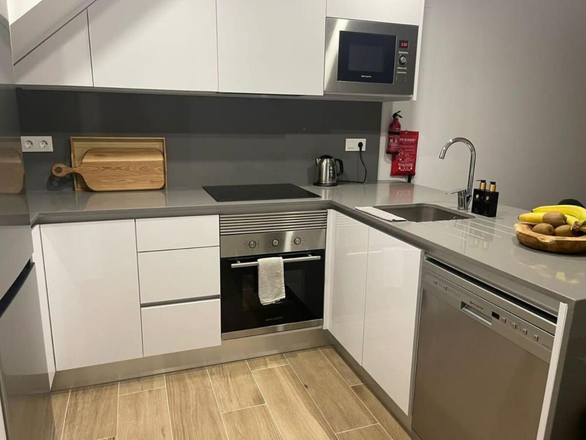 2-Bedroom Penthouse Apartment in Villamartin, Orihuela Co... - Image 21