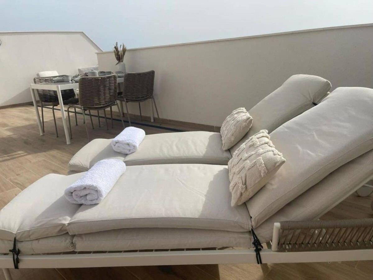 2-Bedroom Penthouse Apartment in Villamartin, Orihuela Co... - Image 8