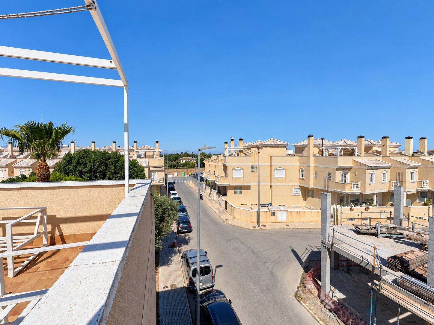 4-Bedroom Semi-detached house in Comunidad Valenciana, Almoradi - Image 10