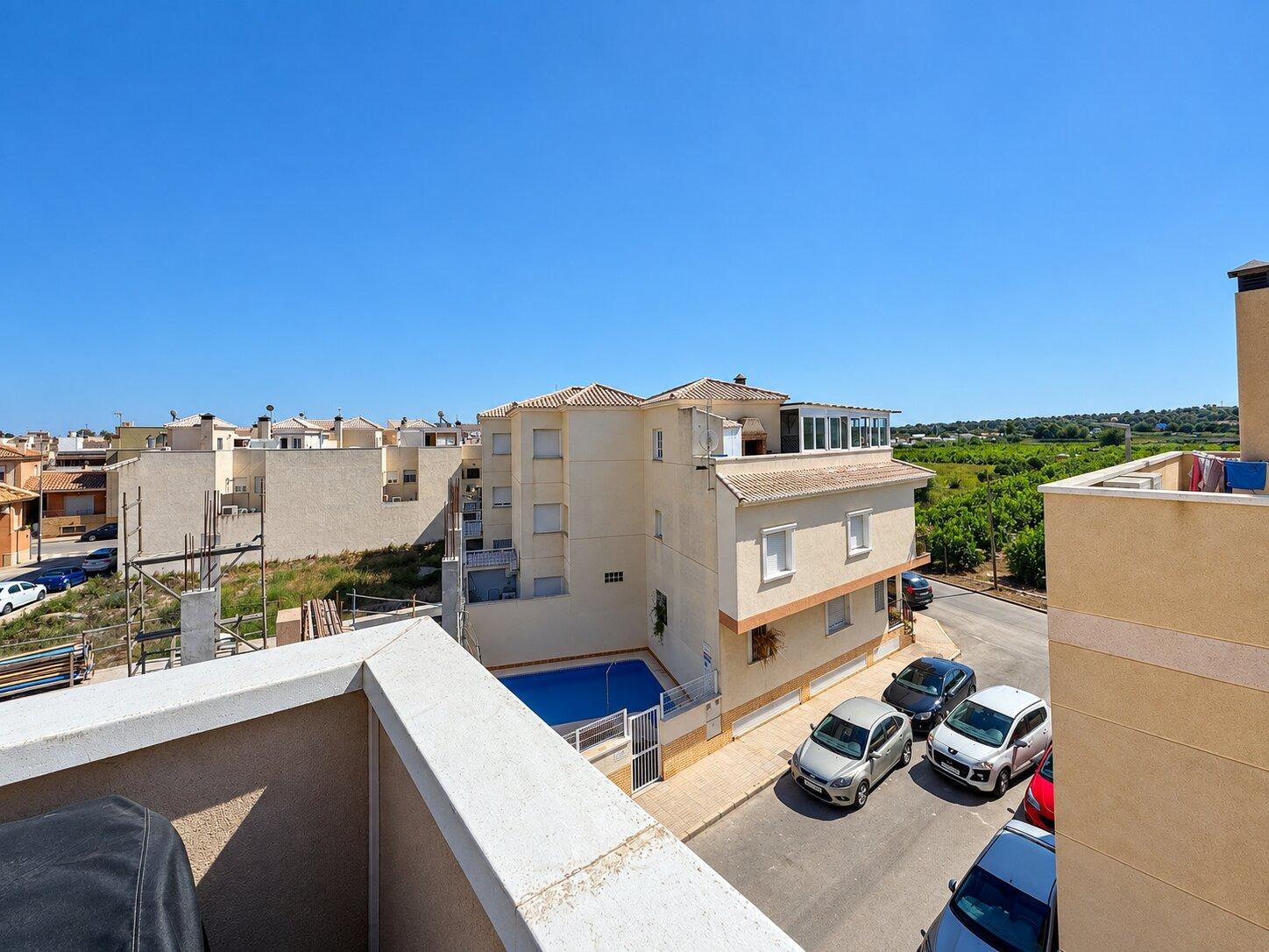 4-Bedroom Semi-detached house in Comunidad Valenciana, Almoradi - Image 11