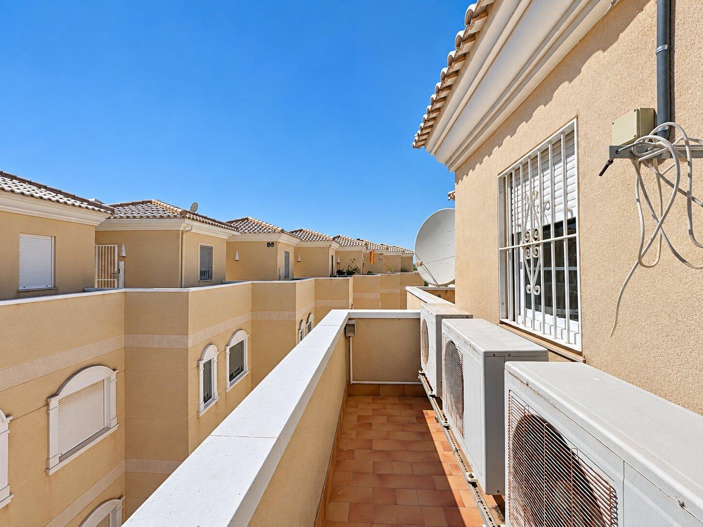 4-Bedroom Semi-detached house in Comunidad Valenciana, Almoradi - Image 12