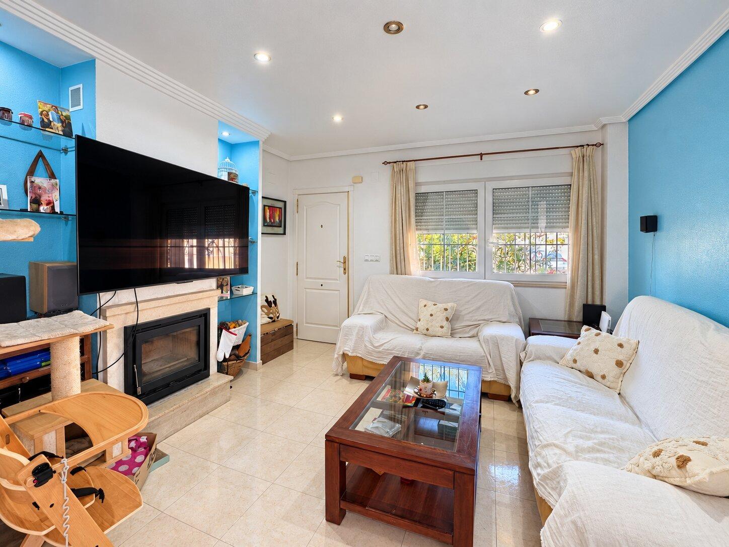 4-Bedroom Semi-detached house in Comunidad Valenciana, Almoradi - Image 4