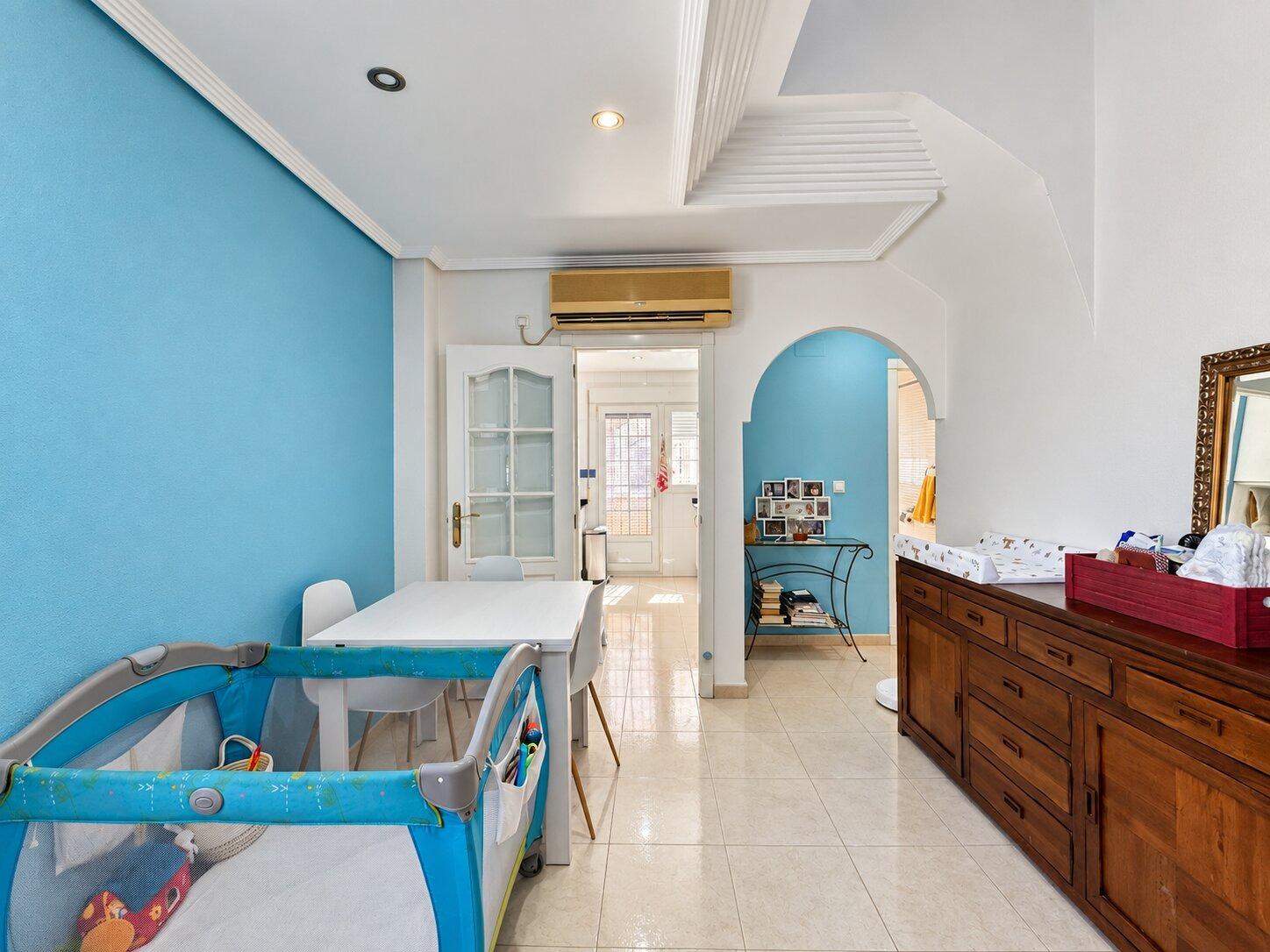 4-Bedroom Semi-detached house in Comunidad Valenciana, Almoradi - Image 5