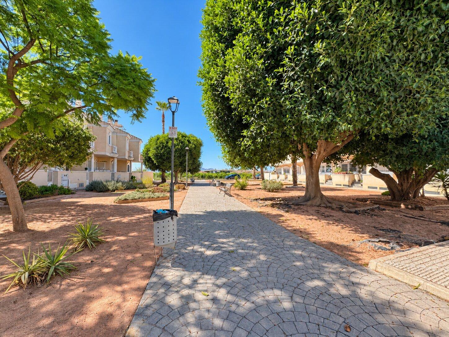 4-Bedroom Semi-detached house in Comunidad Valenciana, Almoradi - Image 50