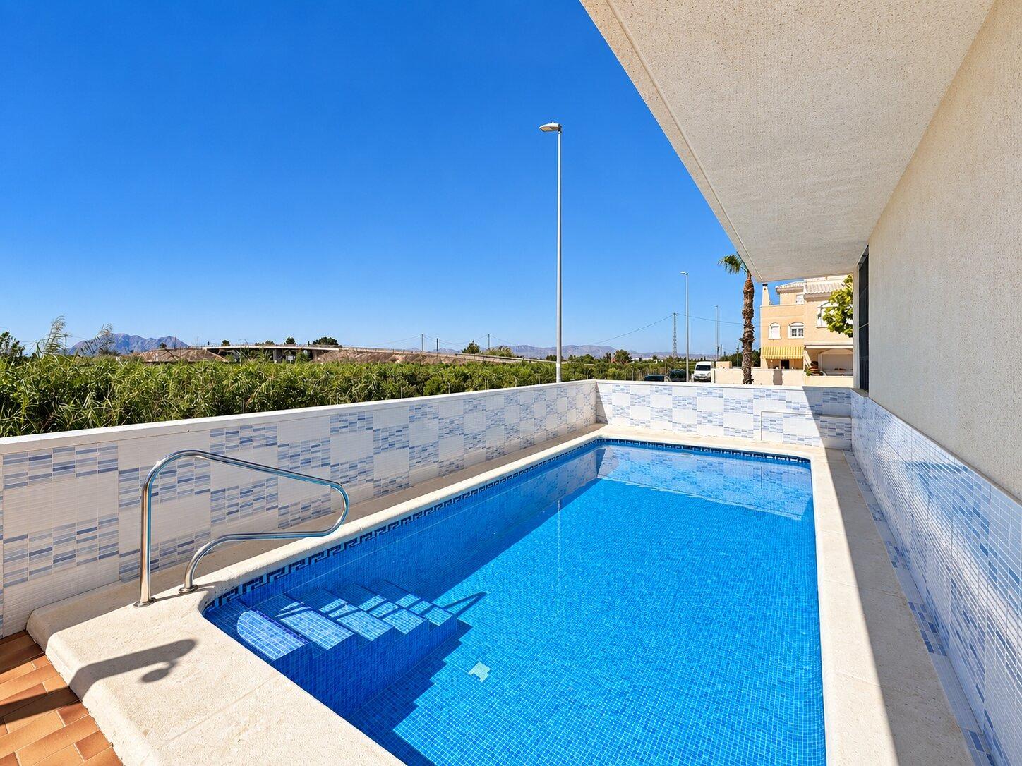 4-Bedroom Semi-detached house in Comunidad Valenciana, Almoradi - Image 7
