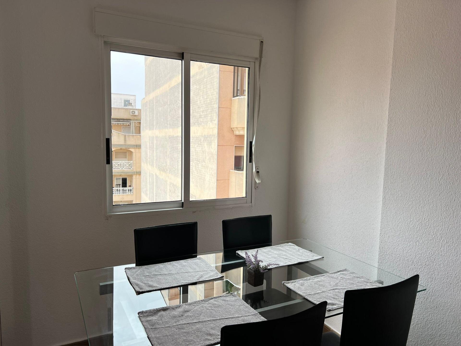 Apartamento de 2 Dormitorios en Torrevieja - Image 10
