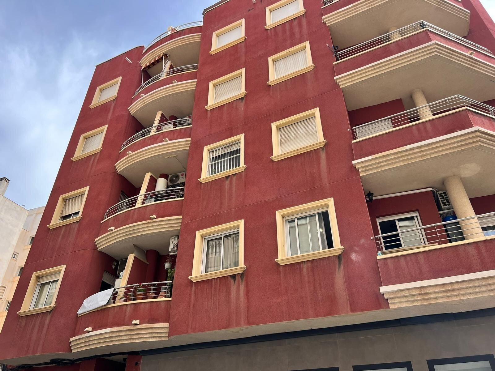 Apartamento de 2 Dormitorios en Torrevieja - Image 3