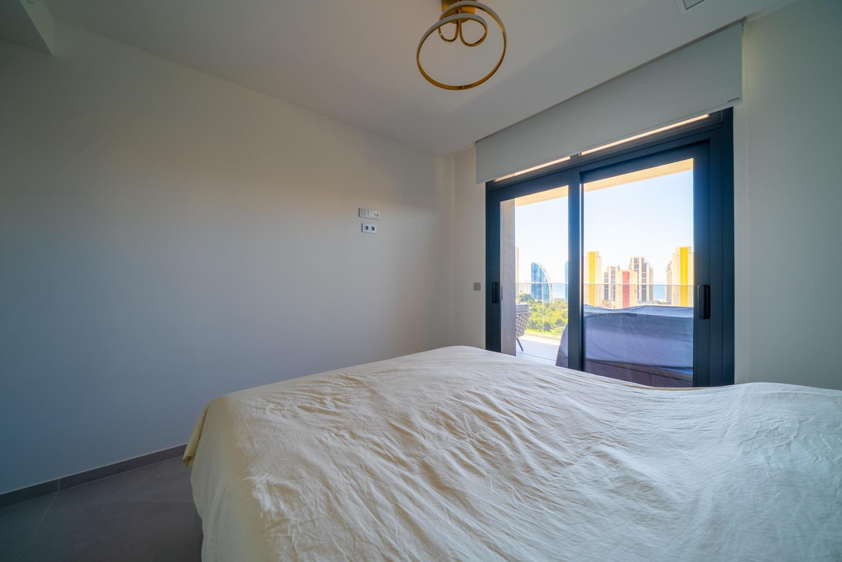 2-Bedroom Middle Floor Apartment in  Benidorm | Sunny Cas... - Image 10