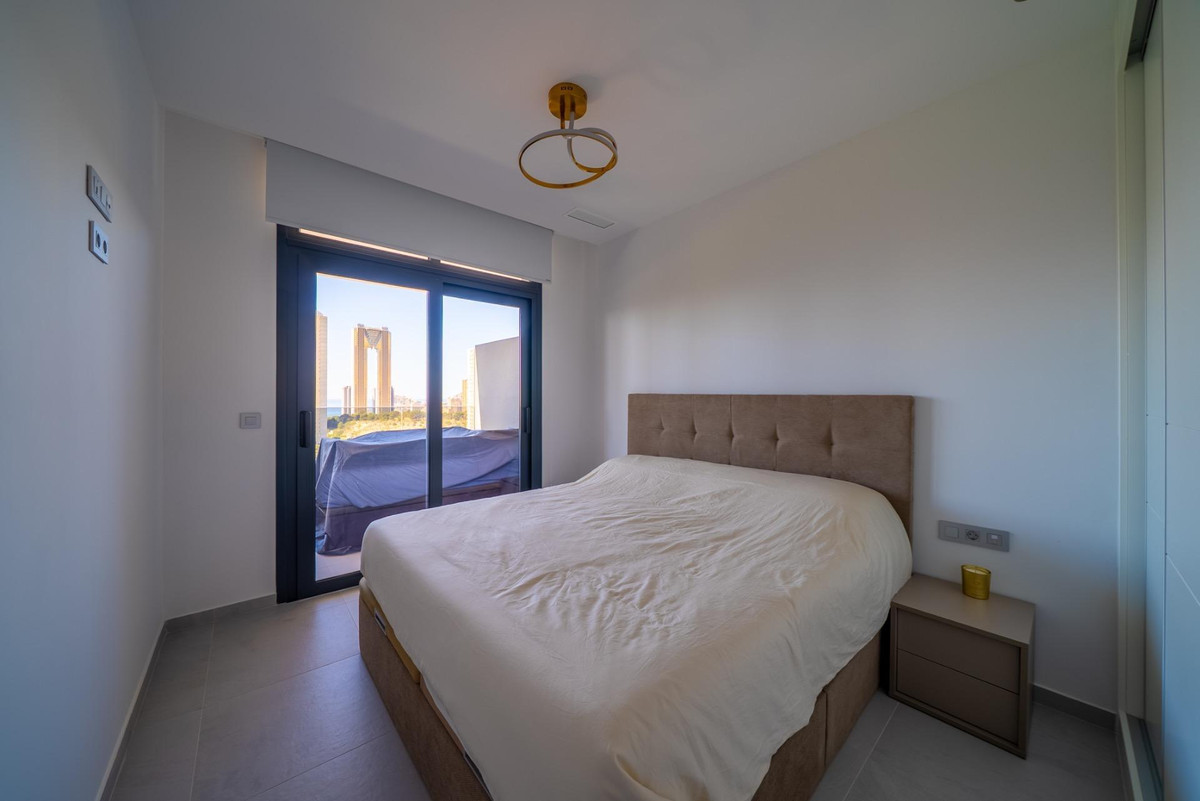 2-Bedroom Middle Floor Apartment in  Benidorm | Sunny Cas... - Image 12