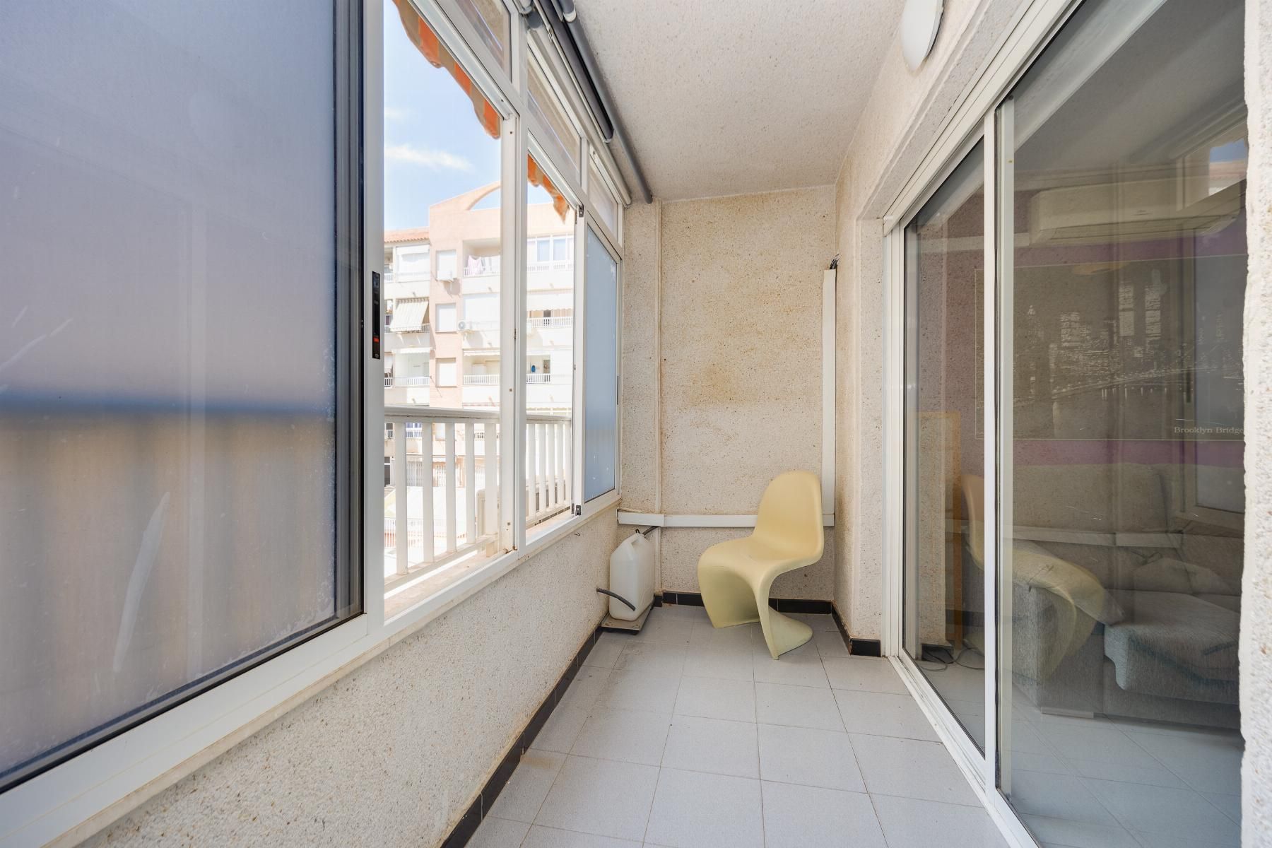 1-Bedroom Apartment in Centro, Torrevieja - Image 13