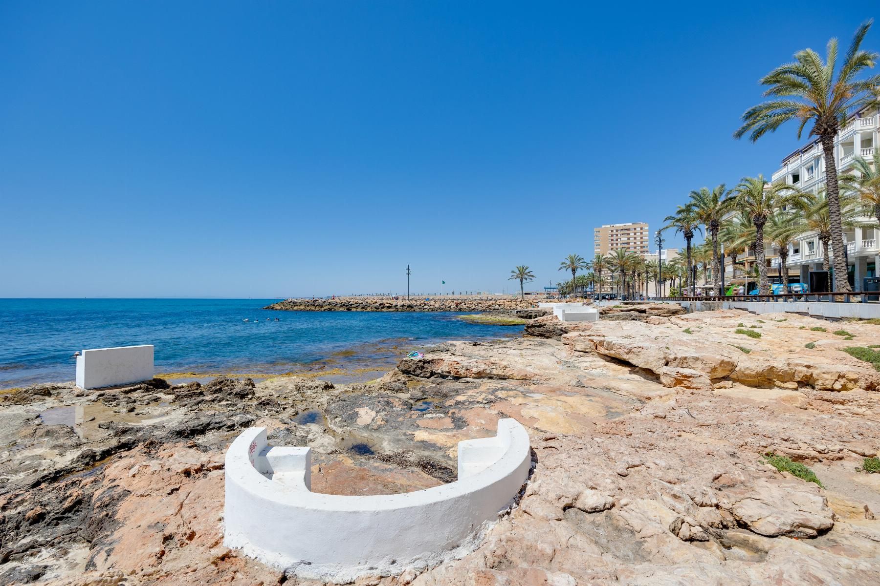 1-Bedroom Apartment in Centro, Torrevieja - Image 20
