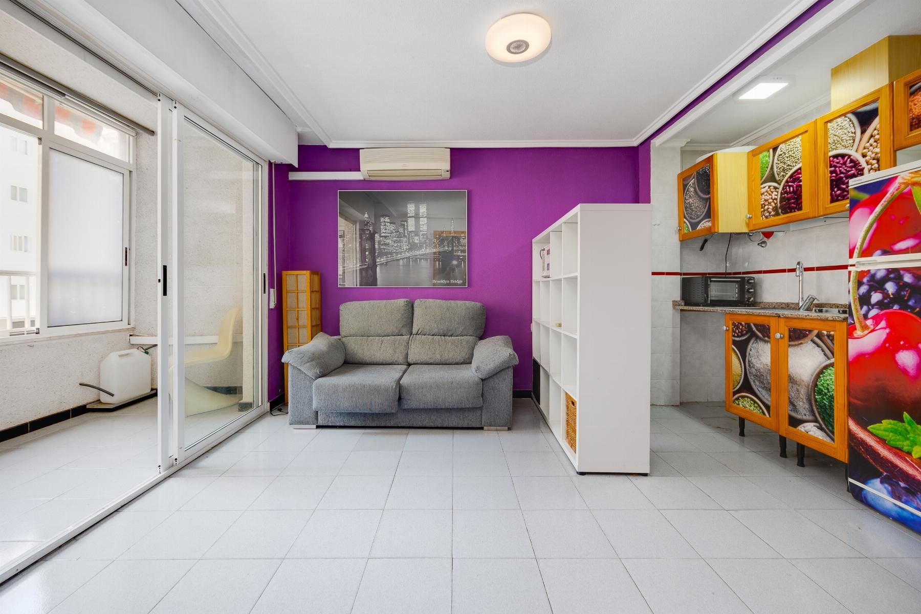 1-Bedroom Apartment in Centro, Torrevieja - Image 3