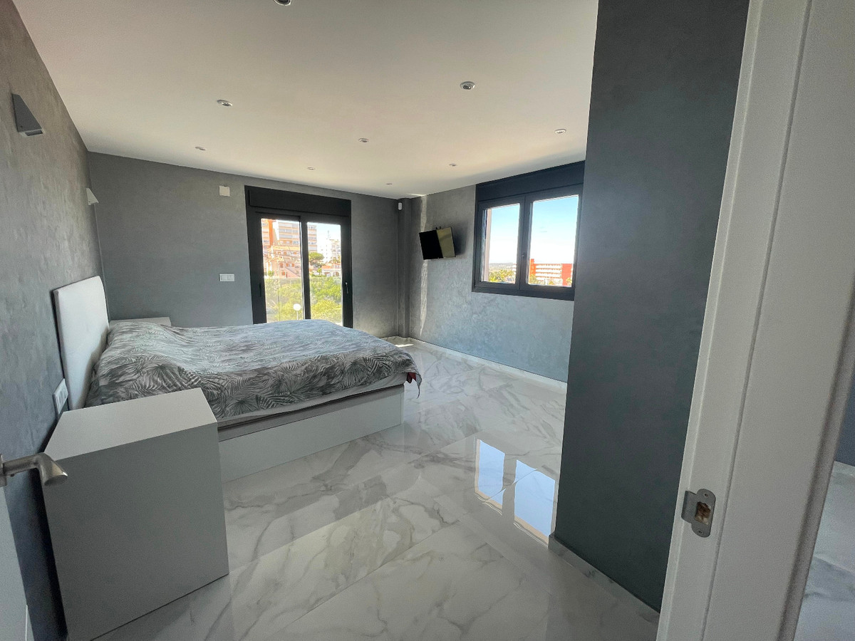 5-Zimmer Freistehende Villa in La Mata, Torrevieja | Sunn... - Image 13