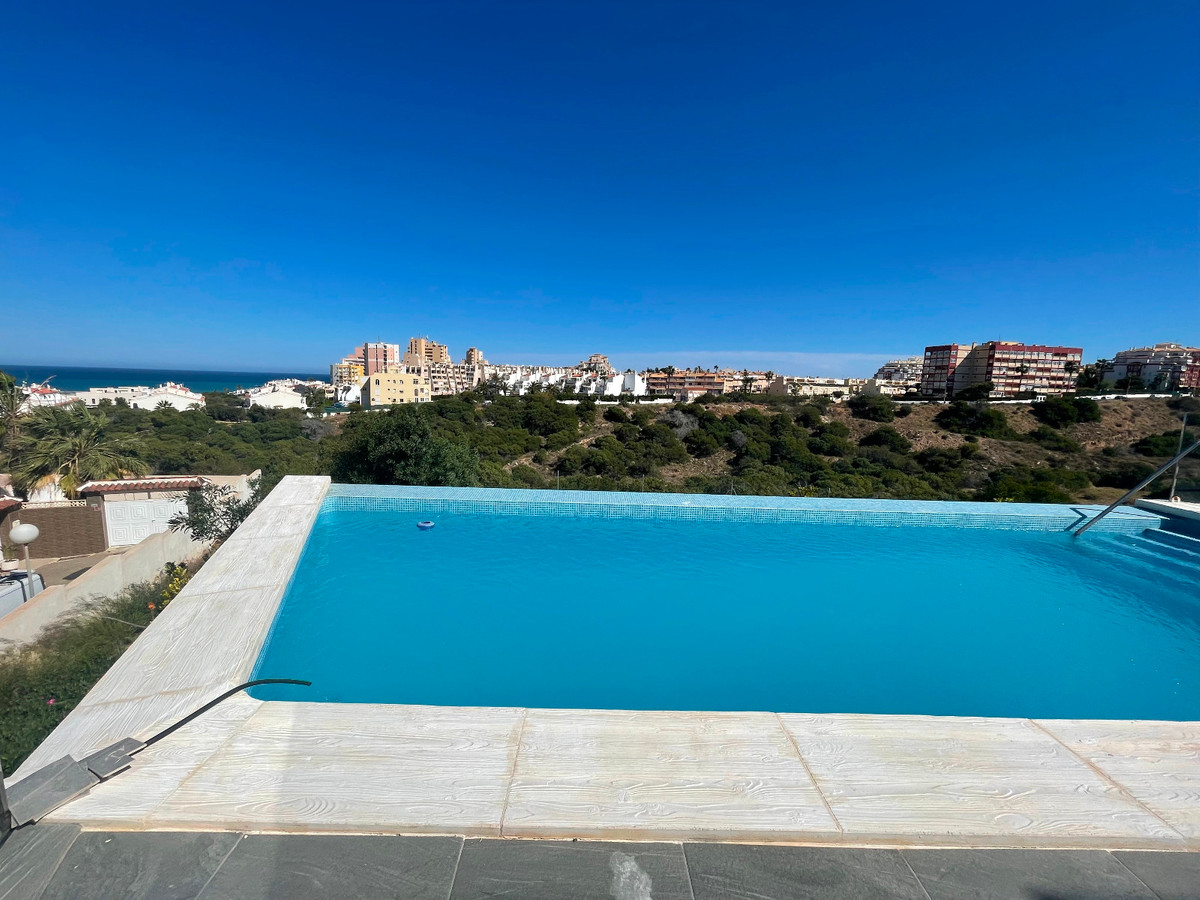 5-Zimmer Freistehende Villa in La Mata, Torrevieja | Sunn... - Image 2