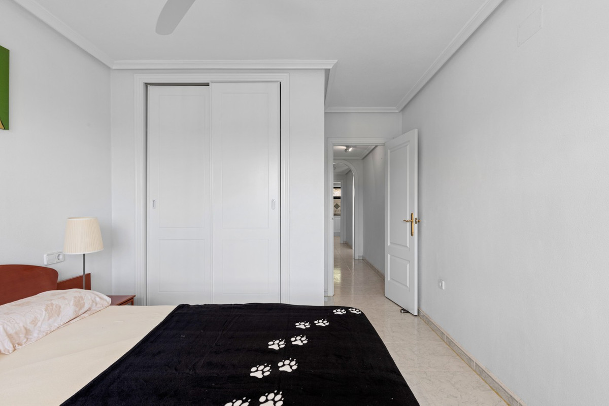 Penthouse met 2 Slaapkamers in Campoamor, Orihuela Costa ... - Image 17