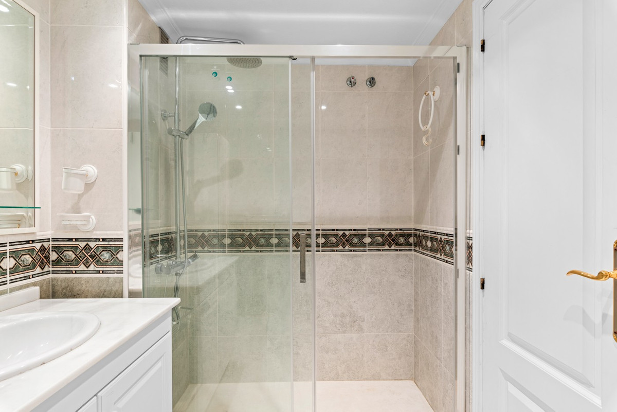 Penthouse met 2 Slaapkamers in Campoamor, Orihuela Costa ... - Image 19